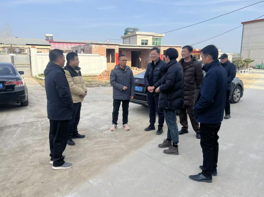 党建进工地 引领促发展——四宜建工 党支部开展主题党日活动